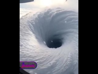 «Шторм века» усилился в Карибском море — под угрозой от урагана до 1,5 млн человек    Ураган «Мелисса» в Атлантике... (видео)