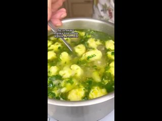 Суп с сырными клецками🍜  Ингредиенты: - растительное масло - 2 ст.л - сливочное масло - 1 ст.л - лук - 1 шт - морковь... (видео)