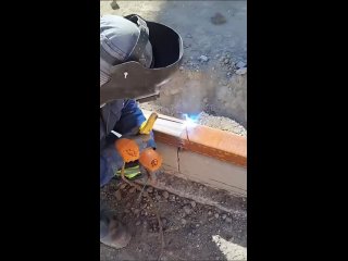 Так выглядит работа сварщика 99 уровня, который легко может варить идеальные швы.  Опытные мастера говорят, что... (видео)