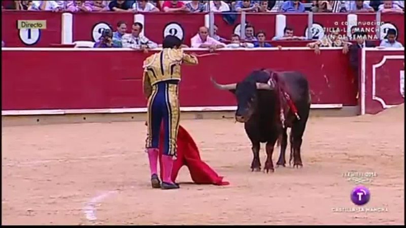 Albacete, el presidente de la Diputación, Francisco Núñez, asiste a la corrida de toros a beneficio de