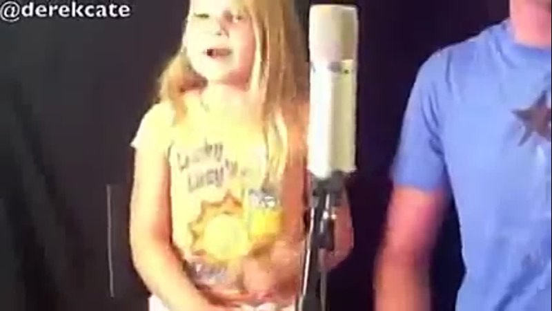 Me and my daughter singing Somebody that i used to know by Gotye ft Kimbra Vube
