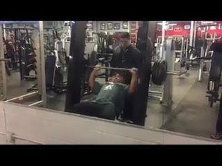 juandieselmorel 315 on the incline for 30 reps
