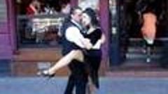 tango on the street of LaBoka