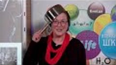 29 апреля 2020 Украинская учительница с кастрюлей на голове