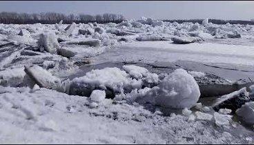 Река "Томь". Ледоход 2024. 4K видео.