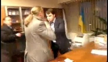 Violent video: Ukraine TV boss beaten up, forced to resign by far-ri ...