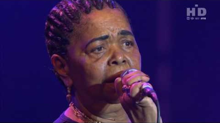 Эвора бесаме мучо слушать. Сезария эвора певица. Сезария эвора бесаме мучо. Сезария эвора слушать самая знаменитая песня. Бесаме мучо слушать лучшее исполнение эвора.