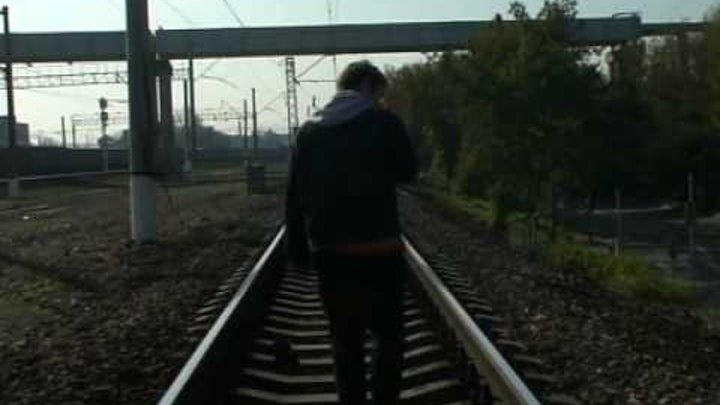 песня от меня сбежала последняя электричка. последняя электричка. от меня сбежала последняя. песня от меня сбежала последняя электричка. опять от меня сбежала последняя.