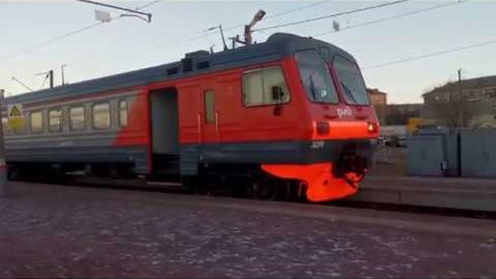 Электричка карталинская. Ласточка 815с. Электропоездов магнитогорск карталы. Эр9 001. Электропоездов магнитогорск карталы.