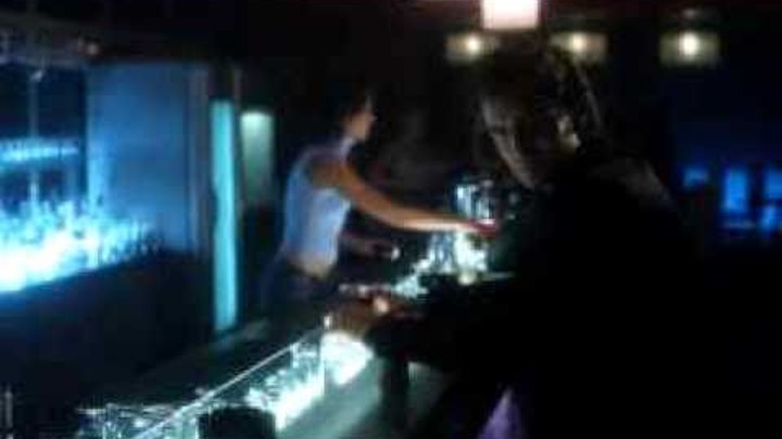 девушка с электронной сигаретой. иван ржевский в клипе папиросы. смокинг электронная сигарета. курильщики электронных сигарет. сигареты с паром.