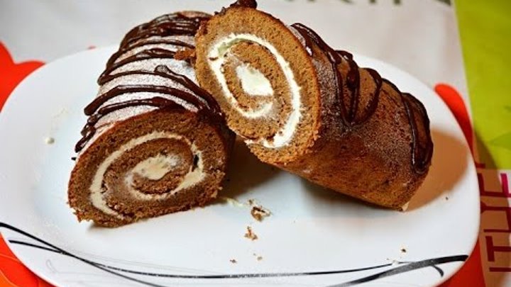 Шоколадный рулет с творожным кремом и бананами
