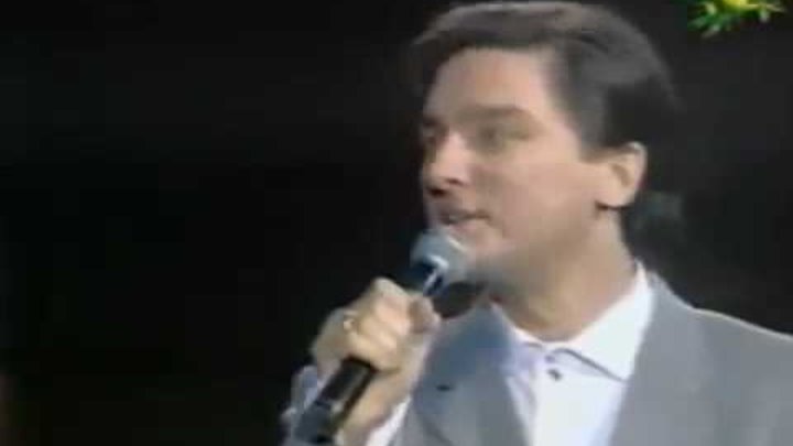 Добрынин и державин фото. В. Песня года 1997. Песня про друзей добрынин державин. Добрынин державин.