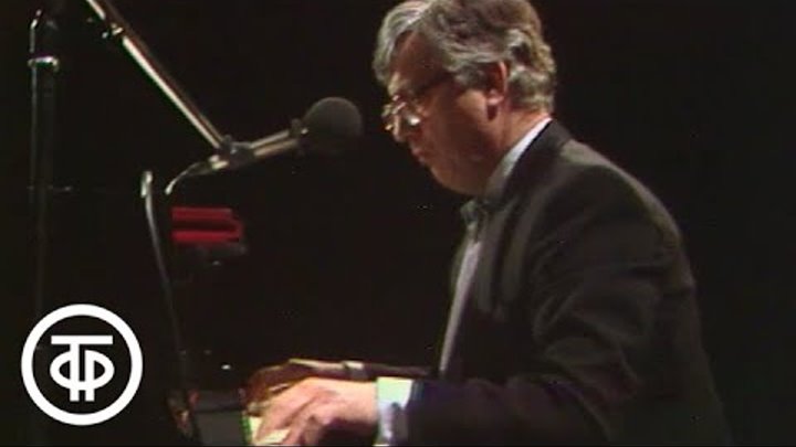 Вечер композитора. Вечер композитора. Современные орловские поэты. Творческий вечер композитора раймонда паулса 1987 год. Концерт раймонда паулса 85 лет юбилейный.