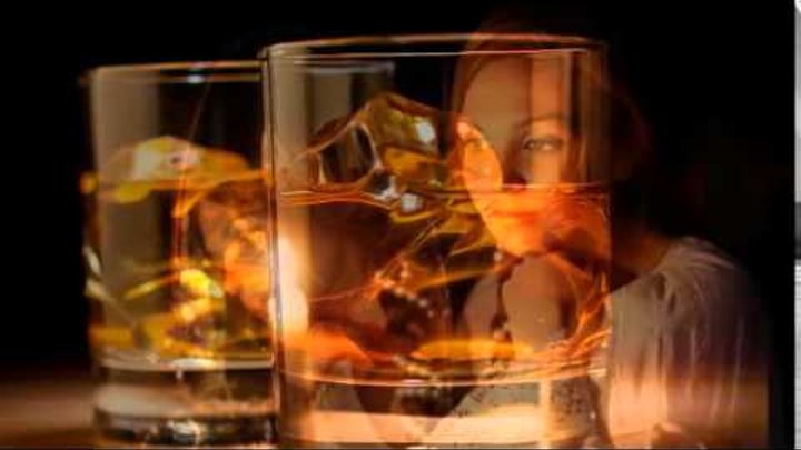 стаканчик бренди марина хлебникова. хлебников бокал. стаканчик бренди хлебникова. стаканчик хлебникова. хлебникова клип бренди стаканчик.