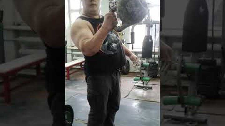 Упражнения с гирей на бицепс