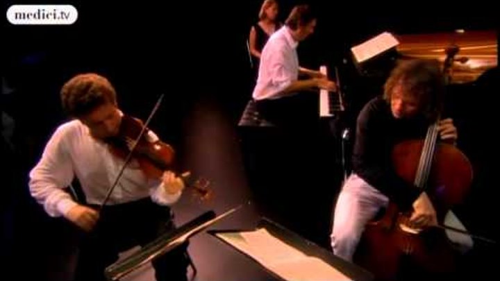 Трио ля минор. Шуман трио ля минор. Трио ля минор. Фортепианное трио. Брамс трио.