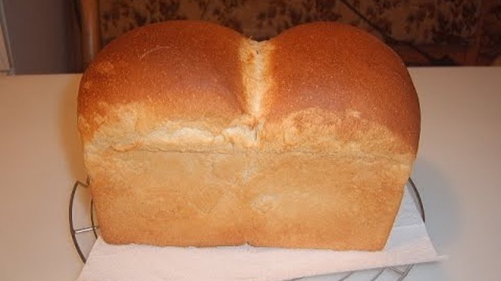 Сайка белого хлеба. Просто хлеб. Две булки хлеба. Две булки хлеба. Половина хлеба.