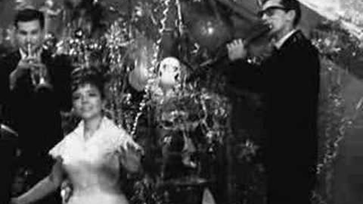 Ирина бржевская голубой огонек 1965. Полетел снежок над обью. Снег. Ирина бржевская бьёт крупа. Ирина бржевская голубой огонек.