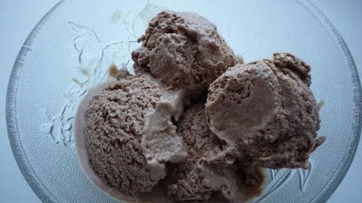 Как делать шоколадное мороженое. Мороженое из какао и молока. домашнее шоколадное мороженое из сливок. шоколадное мороженое без сливок. домашнее шоколадное мороженое из сливок и какао.