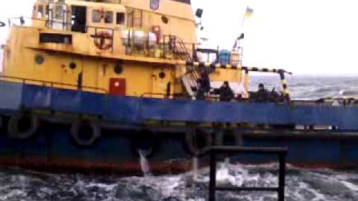 Буксир тянет баржу. Баржа архангельск. Сабельный ротор на буксире. Буксир потянул пыхтит мылит воду. Бтм катер.