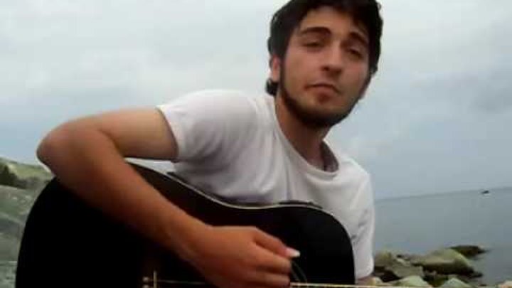 позитивный мужчина поет турок. турок поет. мустафа мерт. певец таркан 2021. таркан 2023.