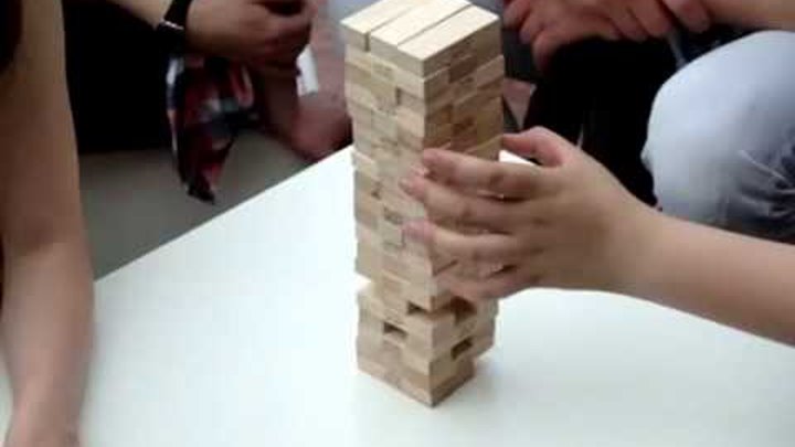 Настольная игра hasbro игры дженга a2120. Башня вытаскивать. Дженга игра с желаниями. Пирамида дженга. Игра дженга хасбро.