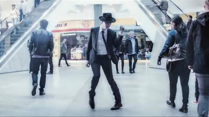 Бабушка танцует брейк данс. Роуз танцует. Девушка танцовщица в клипе haddaway. Парень танцевать ремикс. Женщина я не танцую ремикс.