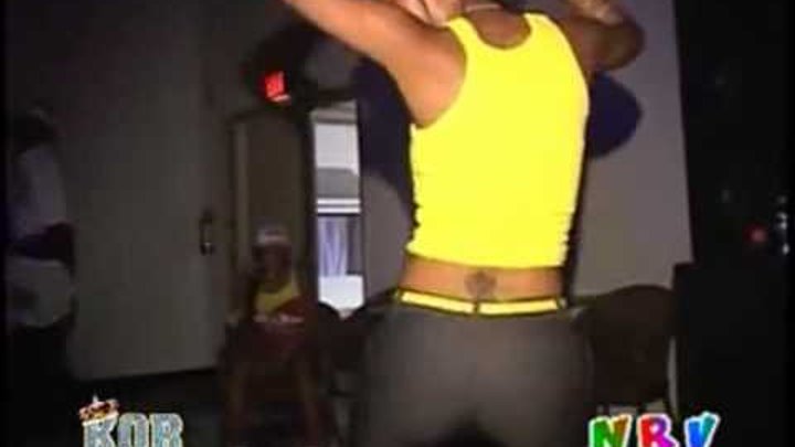 женщины wetting. Her pants. Her pants. Female desperation accidents. Lady mountain pee.