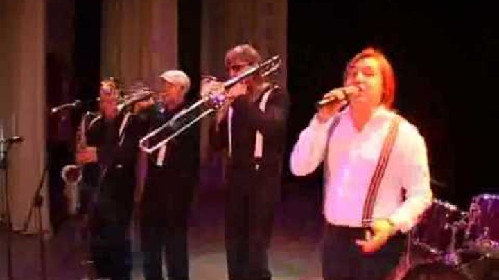 владимир кузьмин игра на гитаре. качается вагон стучат колеса. качается вагон виа "лейся, песня!". песня клип качается вагон. качается вагон стучат колеса глухо слушать.