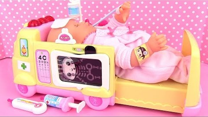 Ambulance Baby Doll Corolle Mon Premier Bebe Malade Doc La Peluche