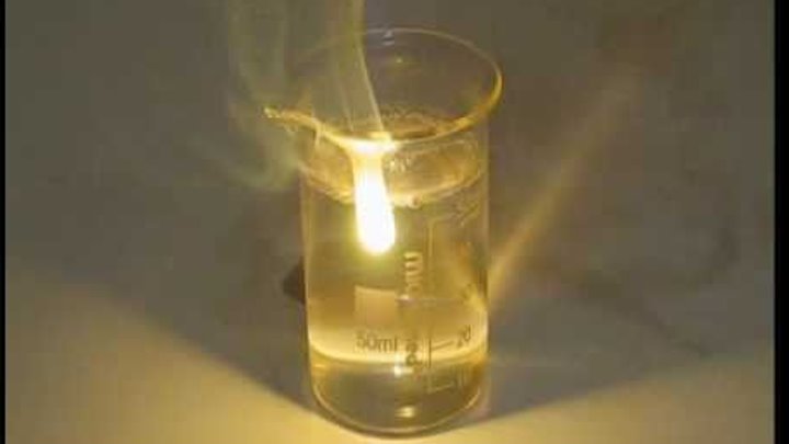 Фосфор самовоспламеняется на воздухе. Опыт горение фосфора в кислороде. Горящий красный фосфор. Фосфор легко загорается на воздухе. Горение фосфора в кислороде наблюдения.