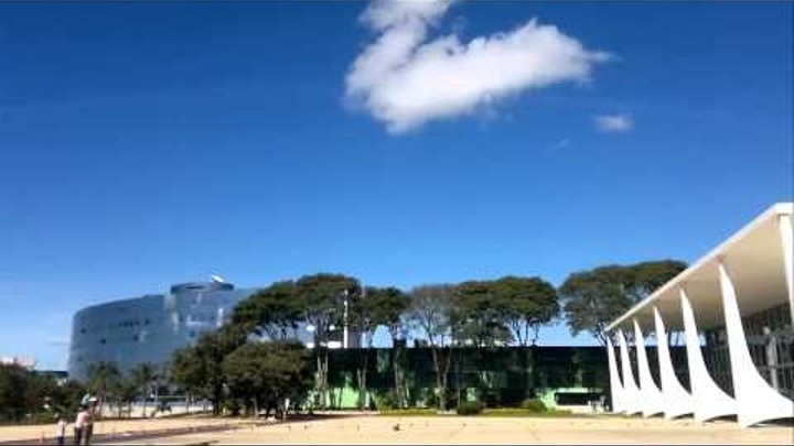 Epic fail: Jet fighter breaking glass windows of Brazilian Supreme ...