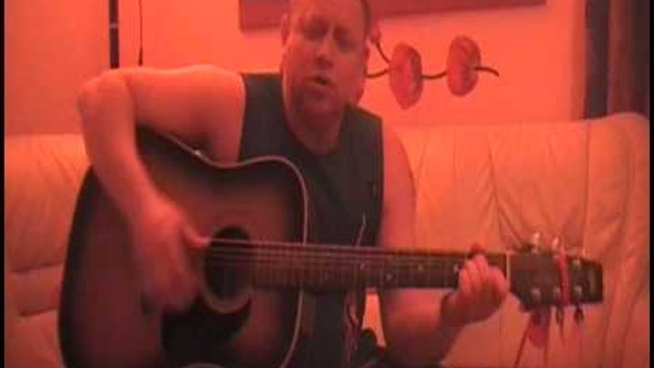 девушка поле цветы. уединение с природой. силуэт девушки на природе. девушка на закате. женщина в поле на закате.