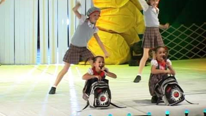 песня уж эта школа. флешмоб ох уж эта школа. песня ох уж эта школа. школьные мемы. песня уж эта школа.