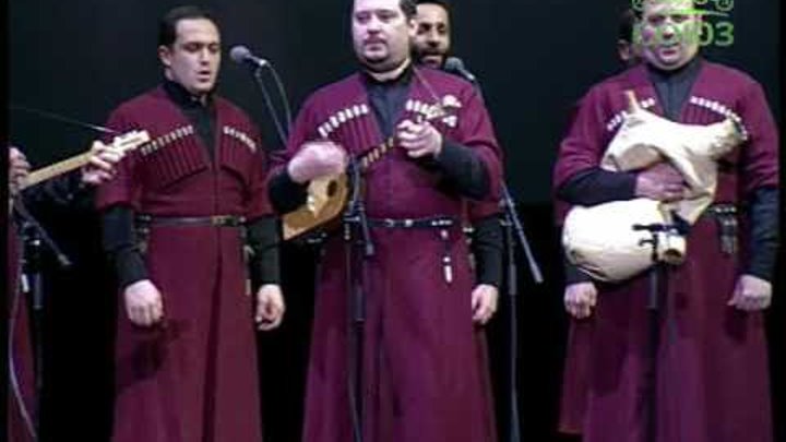 Грузинское пение многоголосие. Грузинский хор басиани. Gandagana от basiani ensemble. Ансамбль тбилисо. Грузинский ансамбль песни.