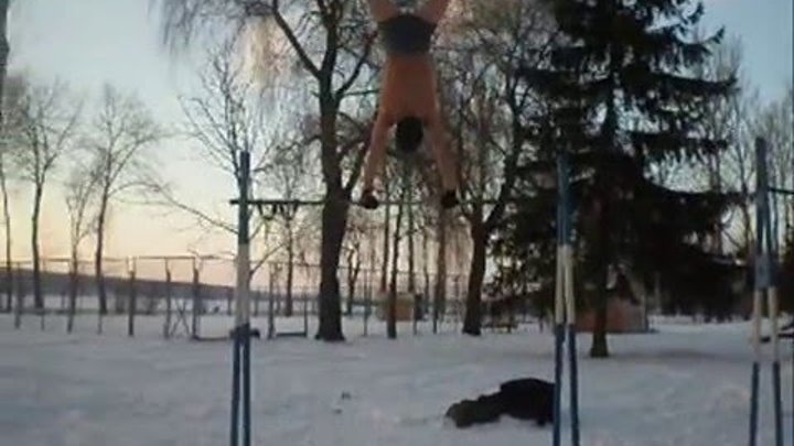 Турник зимой