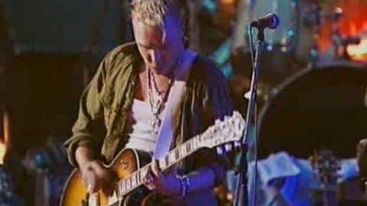 Сукачев белые дороги 2005 год. Сукачев гарик песня ночь. Гарик сукачев в кепке. А за окошком месяц май сукачев. Сукачев 2006.