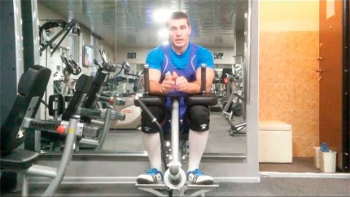 Подъем на носки сидя в тренажере