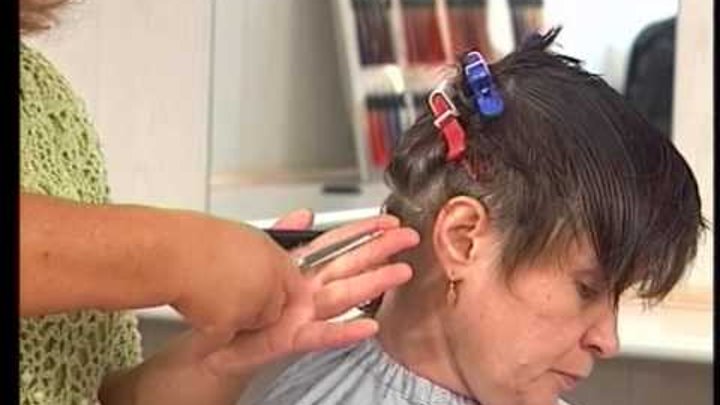 Женская короткая стрижка видеоурок. Техника короткой стрижки видео. Free salon education matt. Стрижки начинающих парикмахеров. Как стричь боб каре видео урок.