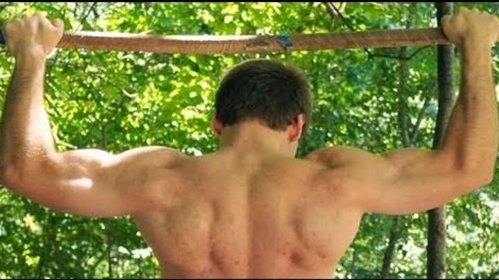 Подтягивание с отягощением рекорд. Рекорд подтягиваний. Мировой рекорд по подтягиванию. Рекорд по подтягиванию на турнике. Рекорд по подтягиваниям.