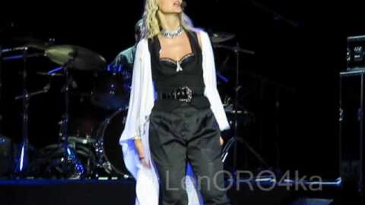 Орбакайте пройти не поднимая глаз. Кристина орбакайте 2009. Орбакайте в мини. Орбакайте пройти не поднимая глаз. Орбакайте я знаю ты на свете.