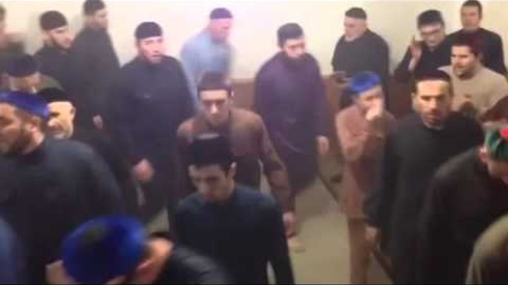 Село центорой чечня кадыров. Иса акизов кбр. Рамзан кадыров танцы. Зикр чечня. Зикр кадыров.