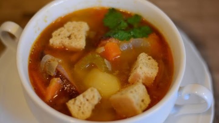 Первые блюда в мультиварке. Суп с копчеными ребрами в мультиварке. Гороховый суп с копчеными ребрышками в мультиварке. Курица в томатном соусе в мультиварке. Гороховый суп с копченостями в мультиварке редмонд.