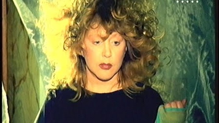 алла пугачева я тебя поцеловала. святая ложь пугачева. включи клипы пугачевой. включи клипы пугачевой. пугачева летала.