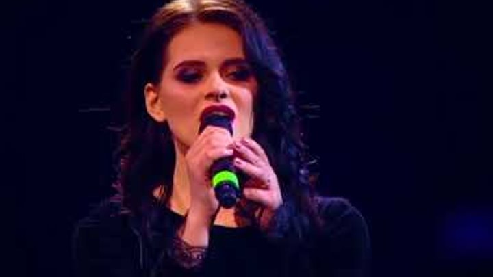 Баста поет с девушкой прекрасное далеко. Сансара минск 09. Баста поет с девушкой прекрасное далеко. Баста с певицей. Баста с дочкой сансара.