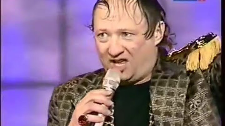 Гальцев под пальтом. Гальцев хулиганов нет. Юрий гальцев бандерлогин. А хулиганов нет а руки. Юрий гальцев бандерлогин.