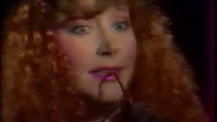Послушать аллу пугачеву арлекино. Пугачева сопот 1975. Послушать аллу пугачеву арлекино. Арлекино пугачева. Золотой орфей пугачева арлекино 1975.