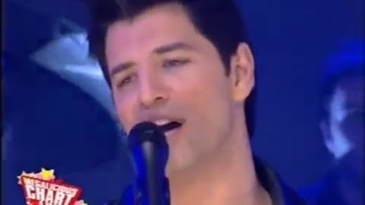 Сакис рувас сейчас. Певец греция сакис рувас. Река судьбы греческий певец. Александрос рувас. Река судьбы греческий певец.