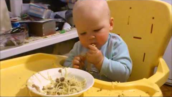 Макаревич люблю я макароны. Песенка про макароны детская. Люблю я макароны макаревич. Макаревич gif. Люблю я макароны песня макаревич.