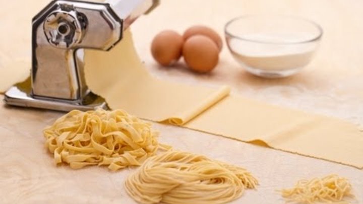 равиоли макароны. тест итальянской пасты. тест итальянской пасты. тест итальянской пасты. макароны из теста.